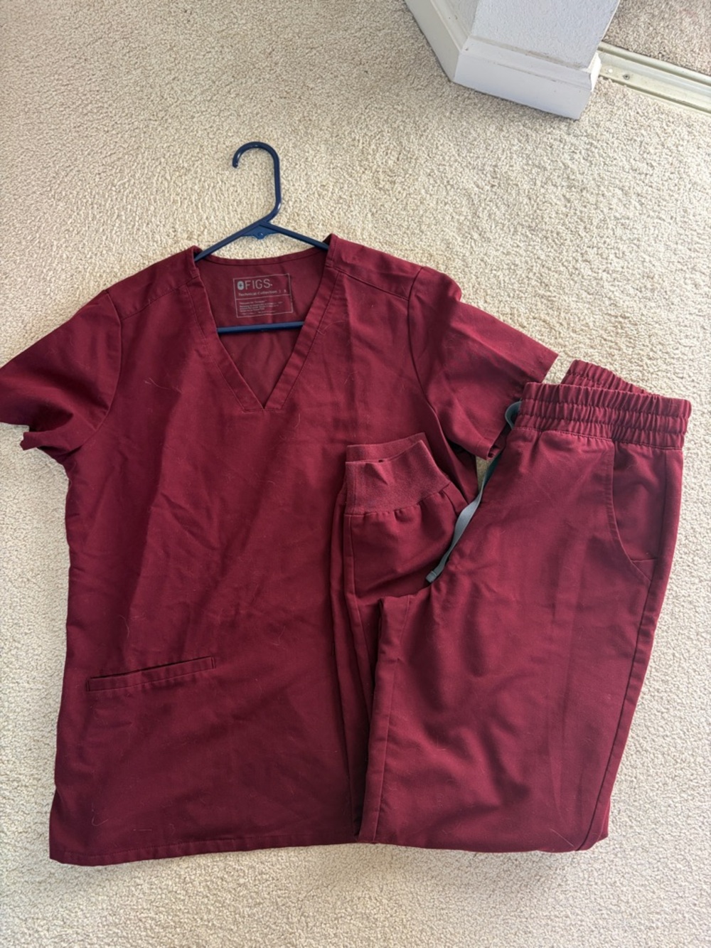 Figs Women’s Scrub Set in Burgundy